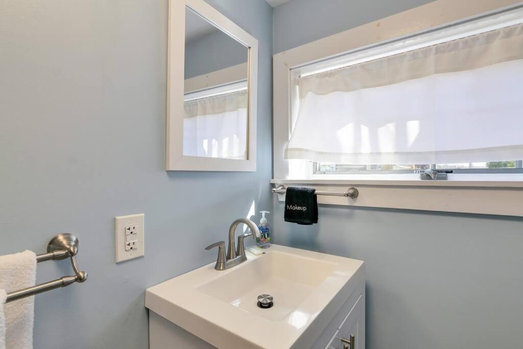 2Br Apt W/ 3 Min Walk To Downtown Swh - Low Tide Southwest Harbor Extérieur photo