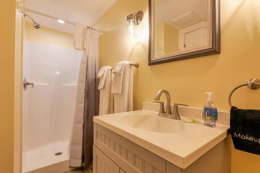 2Br Apt W/ 3 Min Walk To Downtown Swh - Low Tide Southwest Harbor Extérieur photo